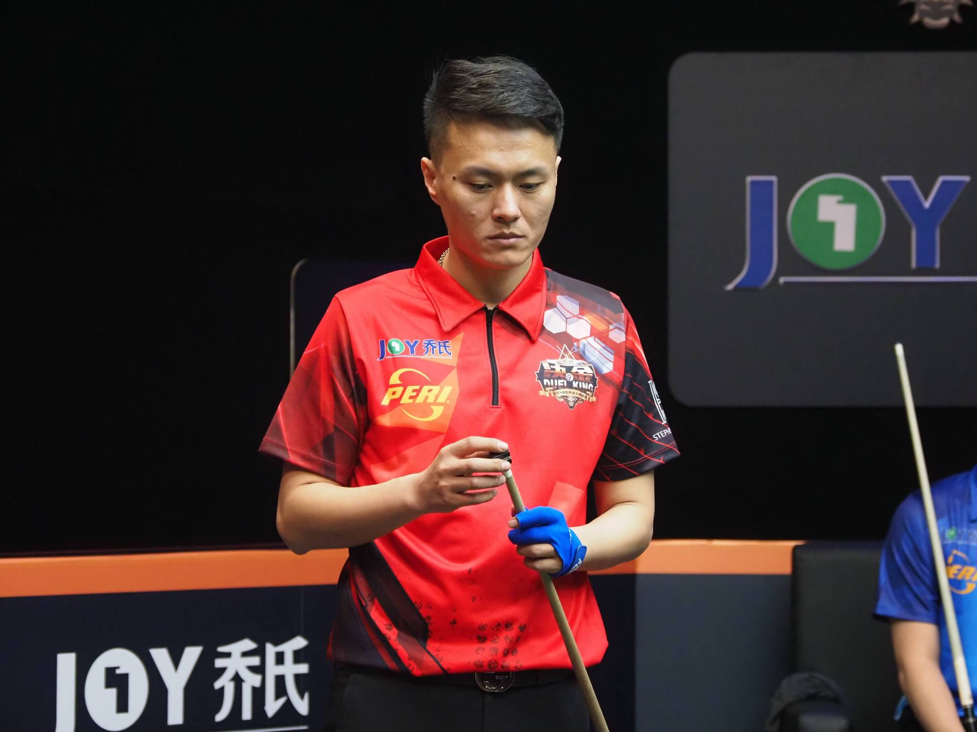 上被身后的 上被身后的